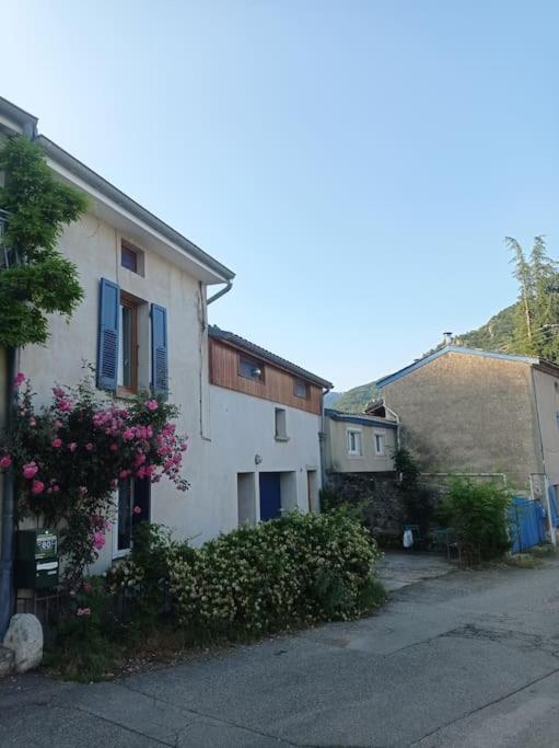 La Jolie Petite Maison De Virginie Villa Barbieres Exterior photo